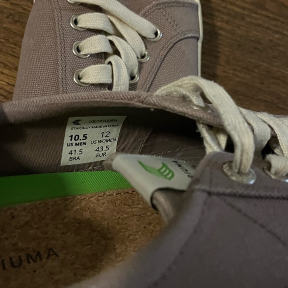 Casual Carimua Sneakers with White Laces - Picture 7 of 7